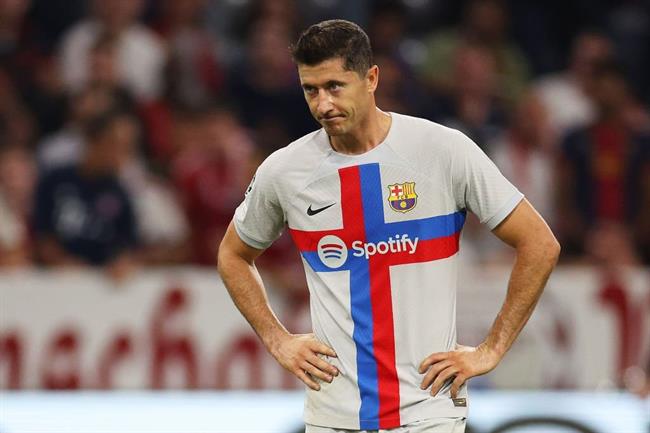2 pha bỏ lỡ không thể tin nổi của Lewandowski trước Bayern